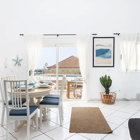 Casa Higo: Ocean View With Private Pool And Family-friendly Amenities *